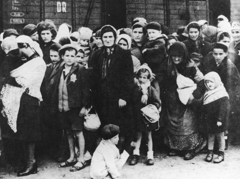 Bundesarchiv Bild N KZ Auschwitz Ankunft ungarischer Juden