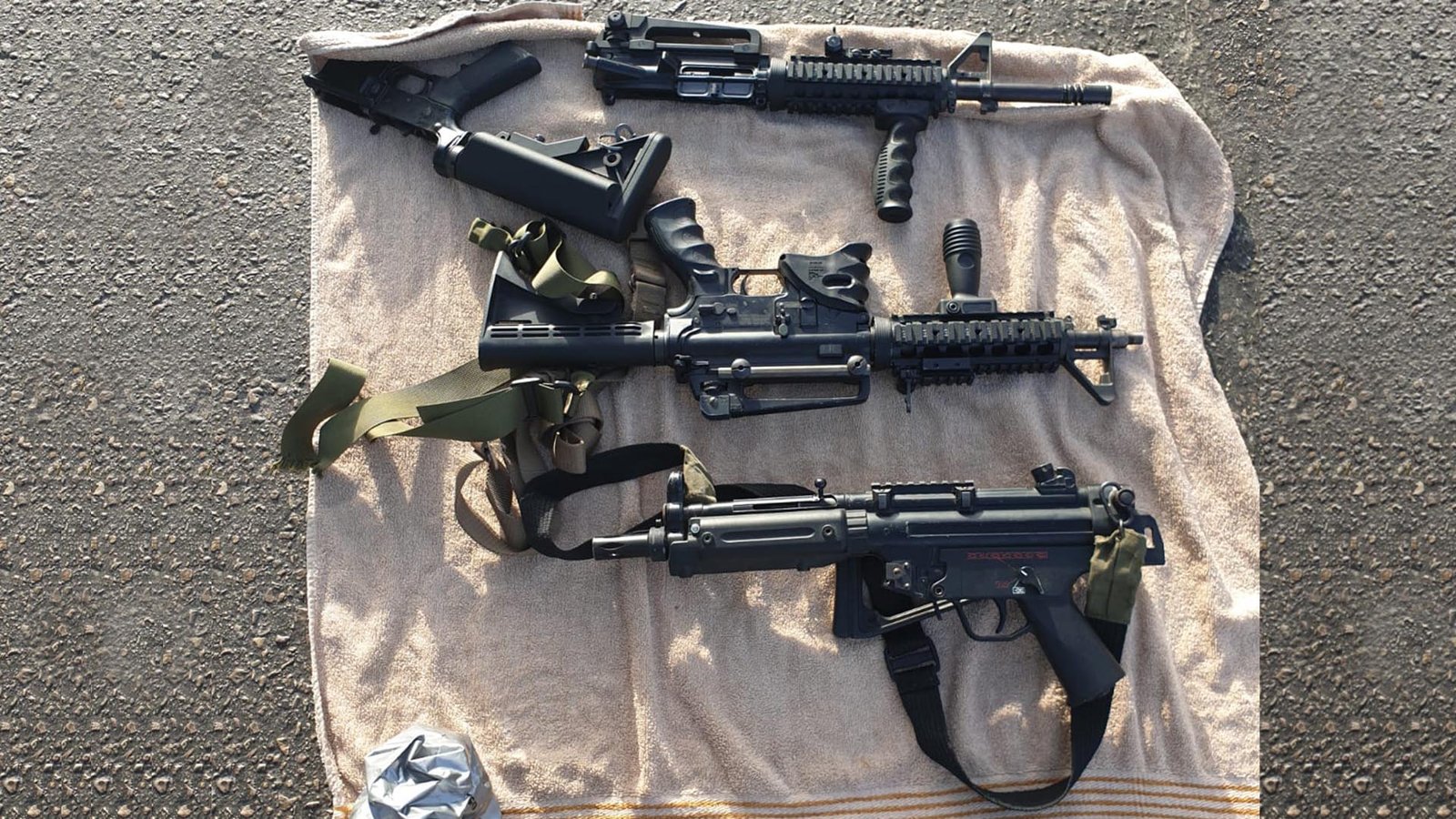 armas que estavam com familia palestina