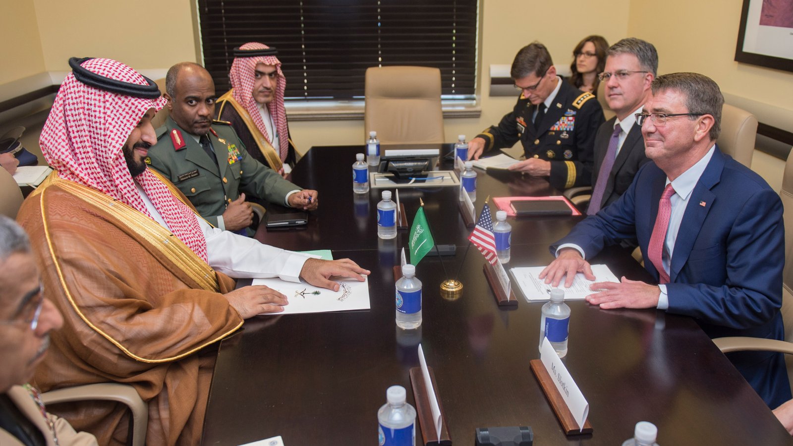 Mohammed bin Salman durante reuniao nos estados unidos