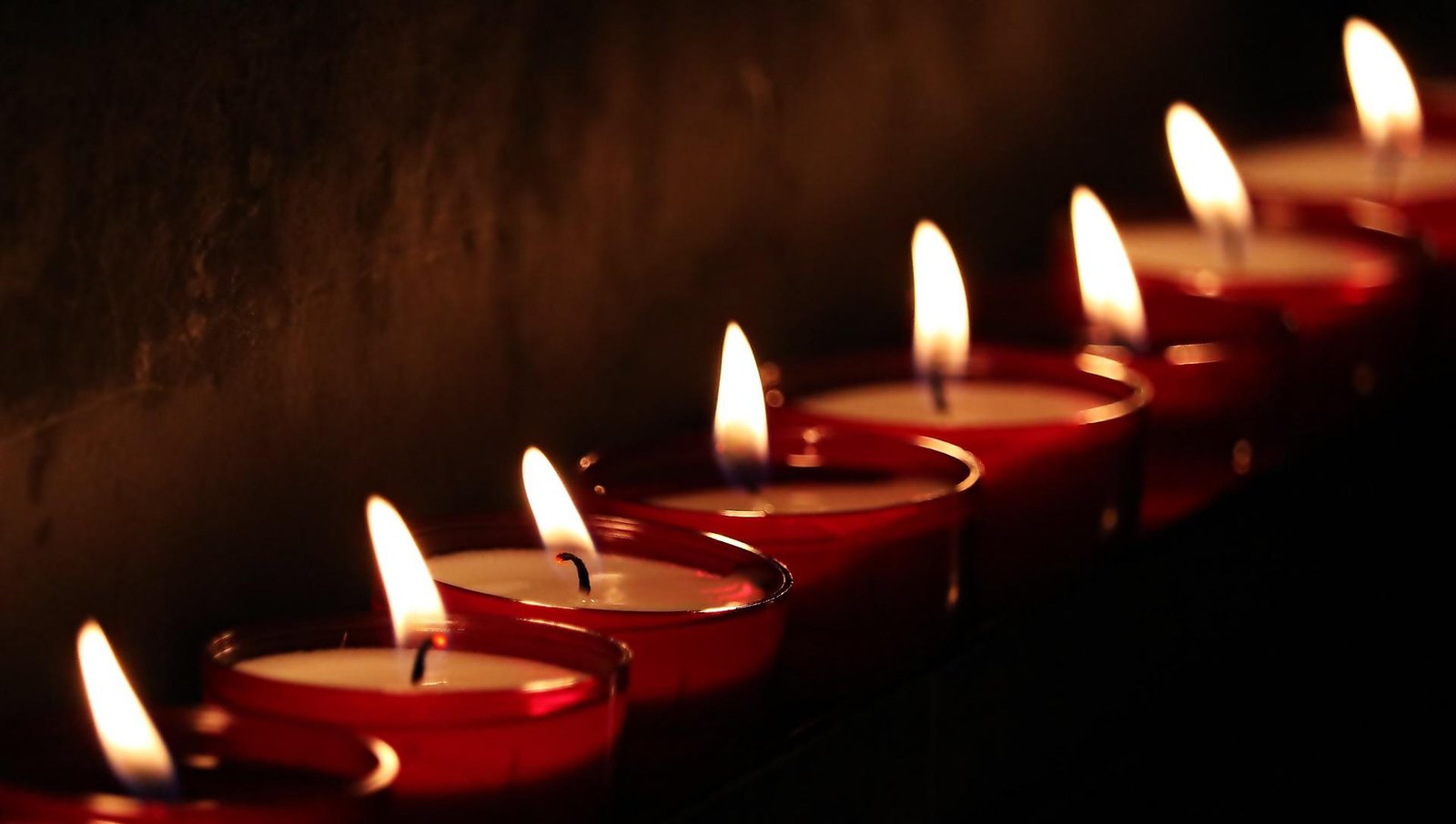 tea lights 2223898 1920