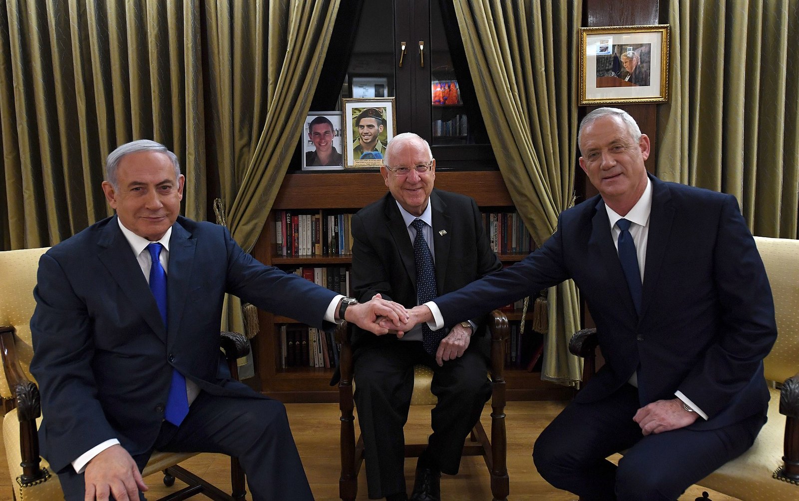 px The tripartite meeting between Rivlin Netanyahu and Gantz September  Haim Zach GPO