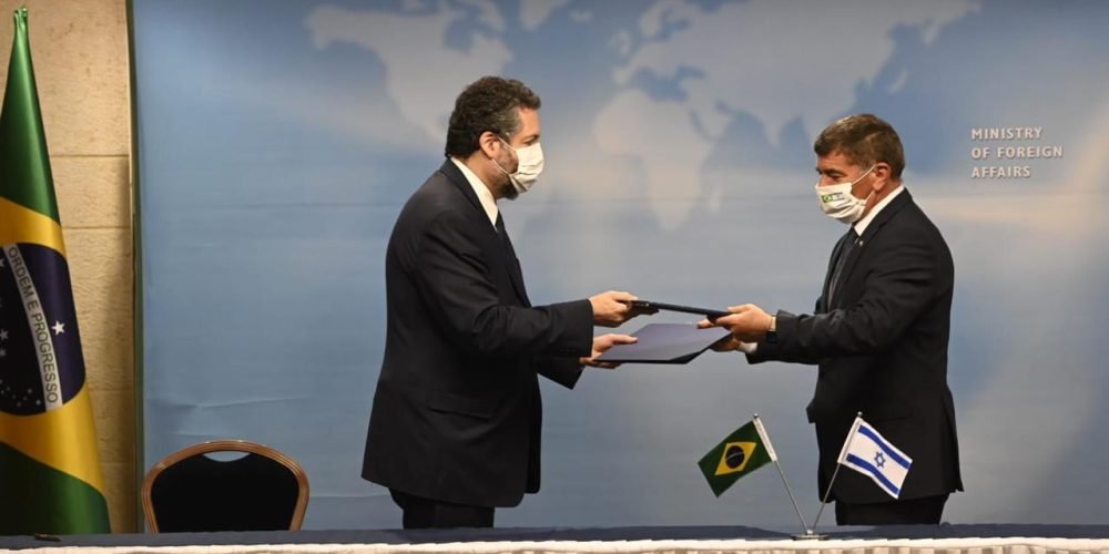 Ernesto Araújo e Gabi Ashkenazi em Israel