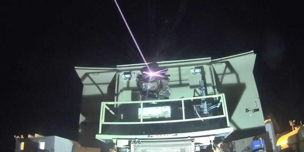 O Futuro chegou: ISRAEL está usando sistema de defesa laser