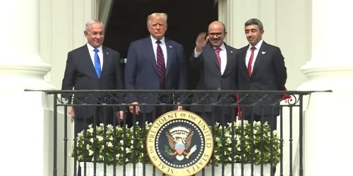 netanyahu e trump com ministros do exterior de emirados e bahrein