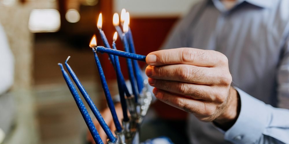 Acendendo as Luzes de Hanukkah